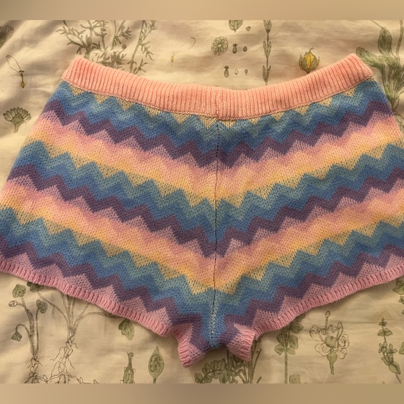 Sugar Thrillz sweater shorts set - Picture 6 of 7